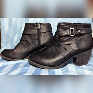 American Eagle Black Leather Mini Heal Booties - Size 8.5W